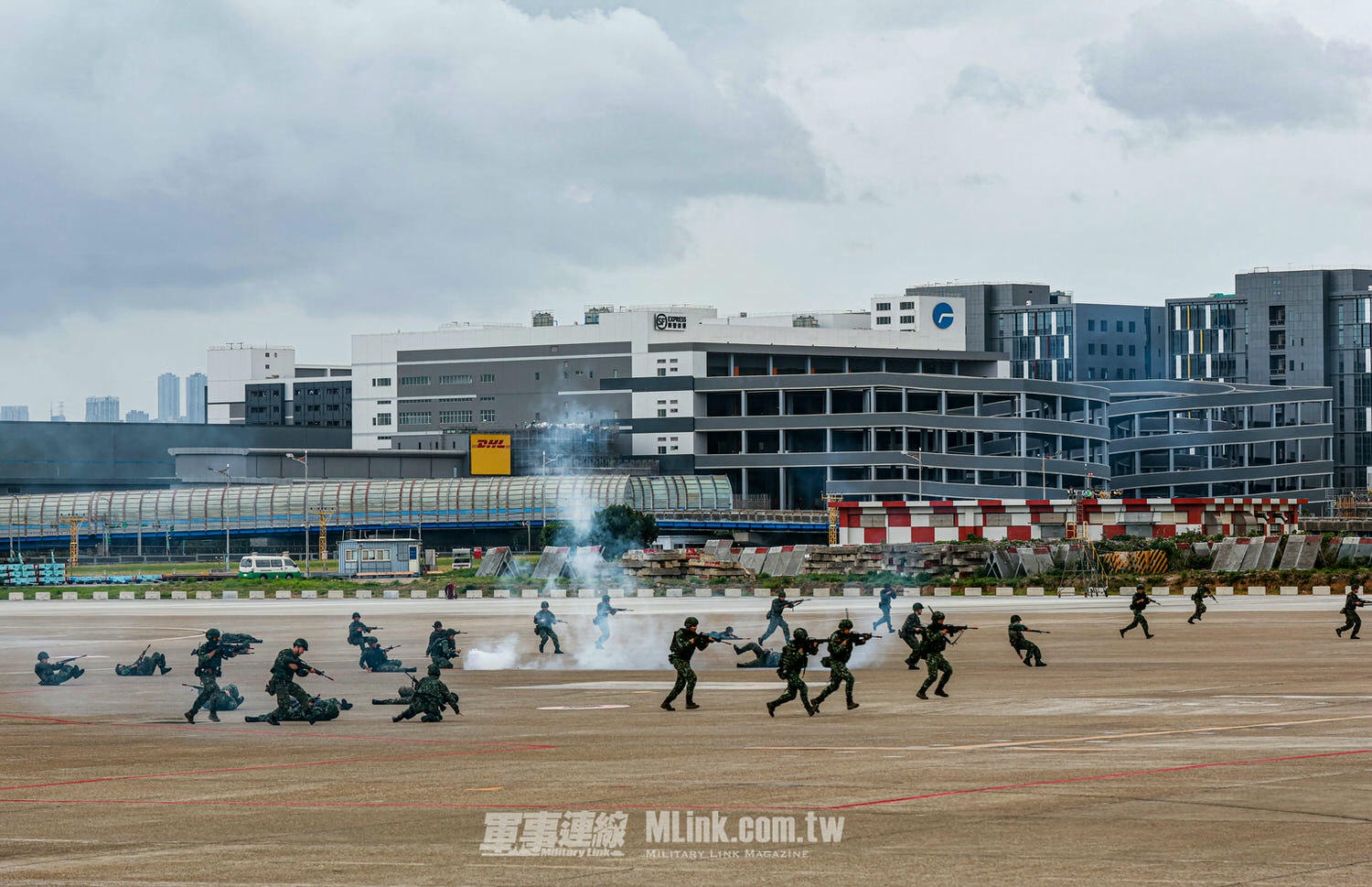 漢光39號演習桃園國際機場反空機降作戰演練 - 第6張圖