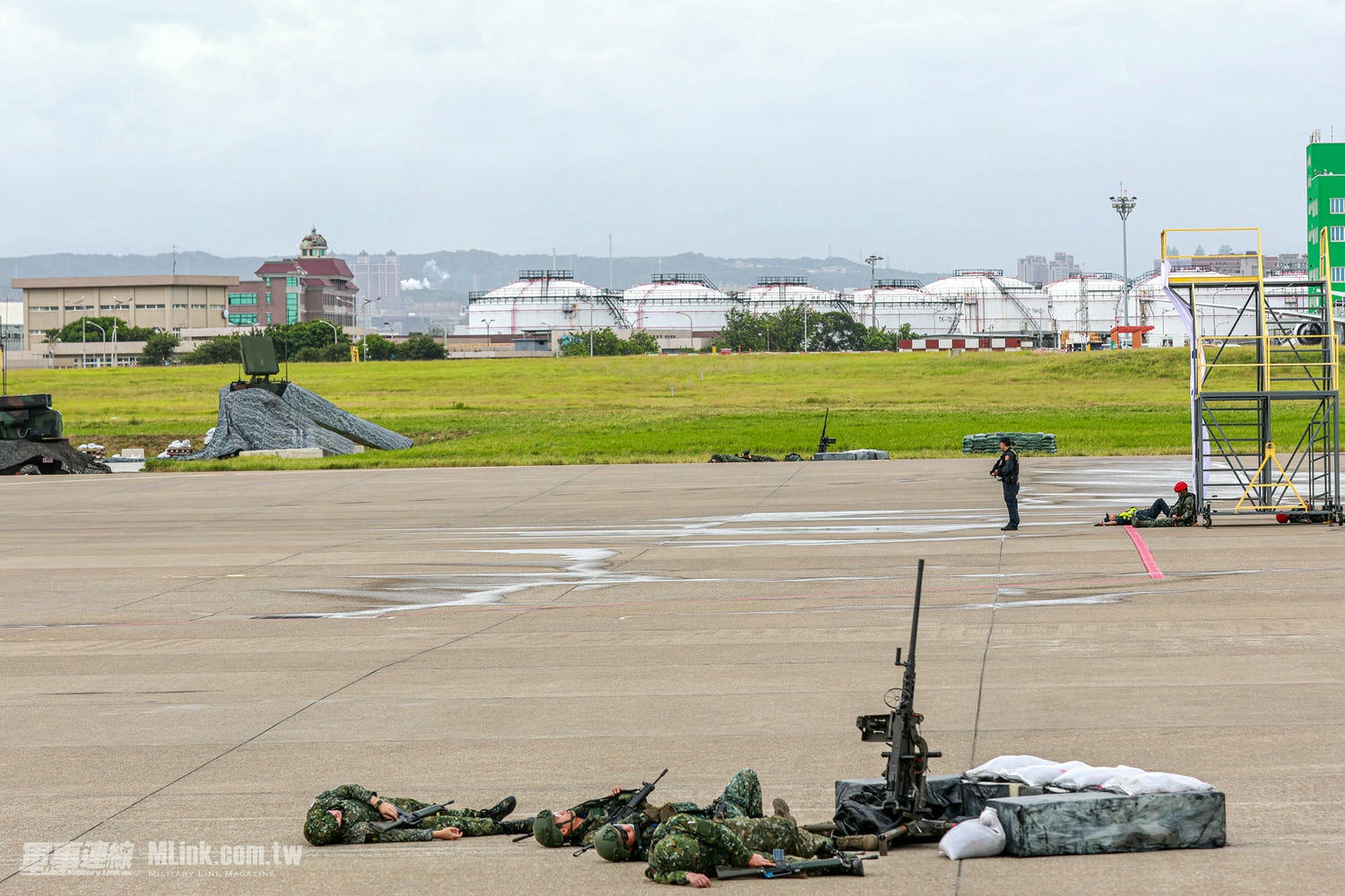 漢光39號演習桃園國際機場反空機降作戰演練 - 第12張圖