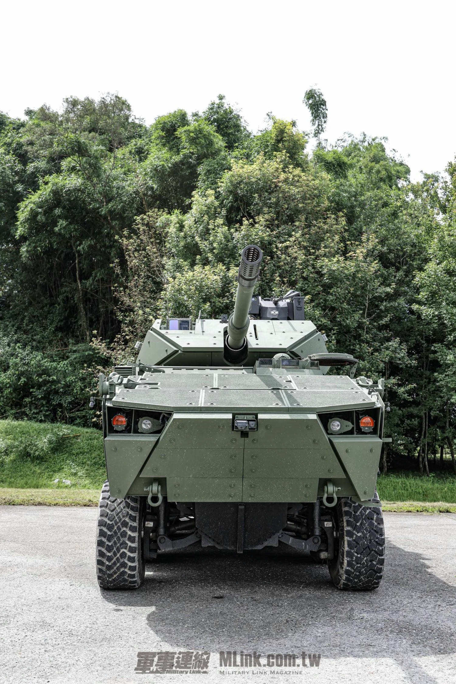 軍備局105公厘輪型戰車首度亮相 - 第4張圖