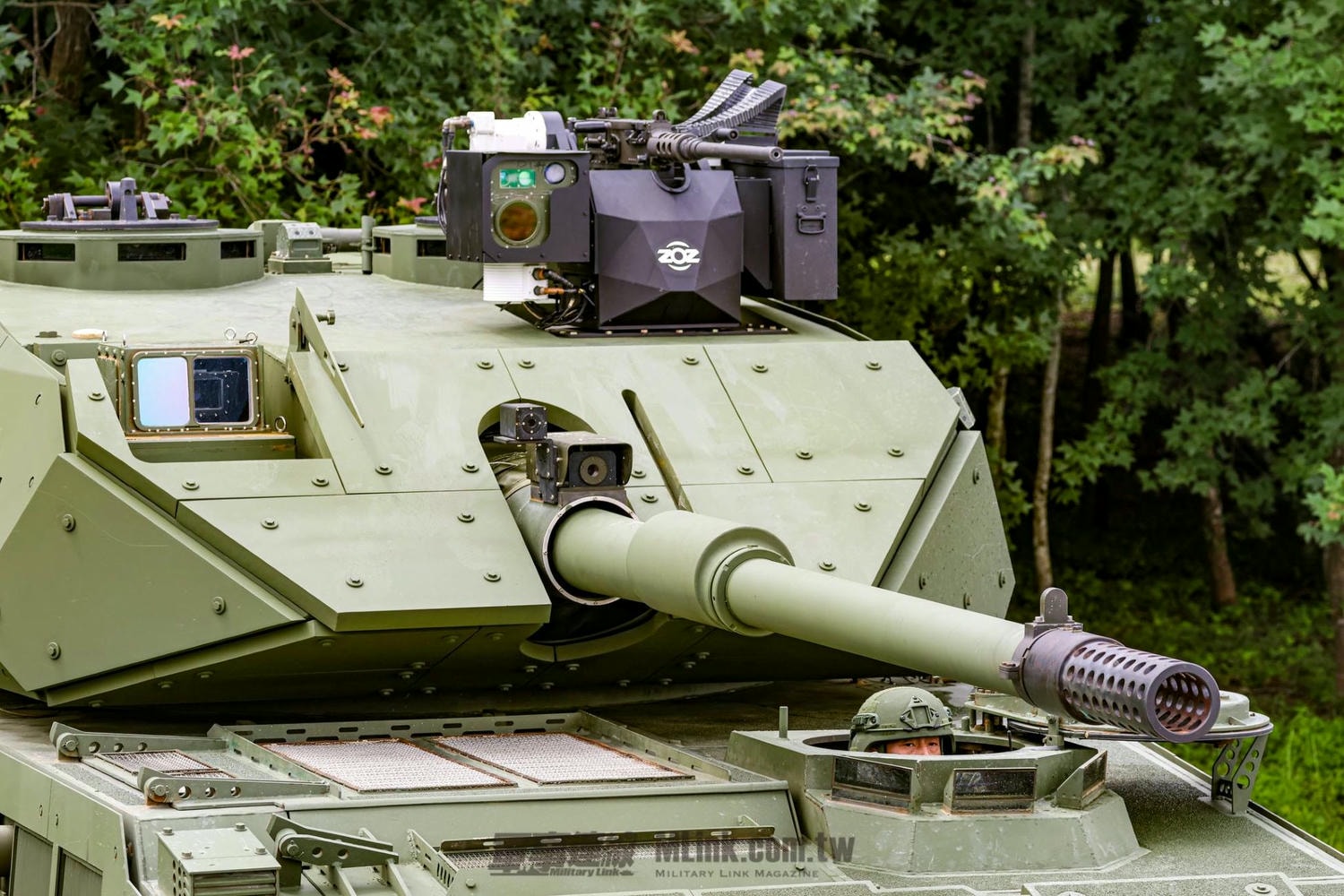 軍備局105公厘輪型戰車首度亮相 - 第3張圖